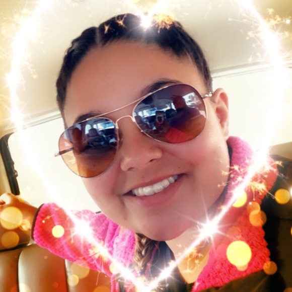 Meet your Posher, Lisa - Picture 1 of 1